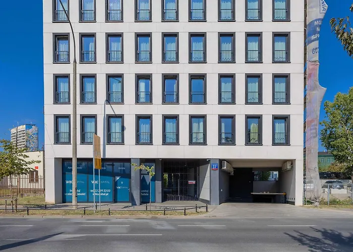 Spacious Zamoyskiego Near Pge With Parking By Renters *