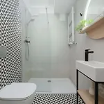 Spacious Zamoyskiego Near Pge With Parking By Renters Apartmán