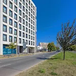 Spacious Zamoyskiego Near Pge With Parking By Renters Apartmán