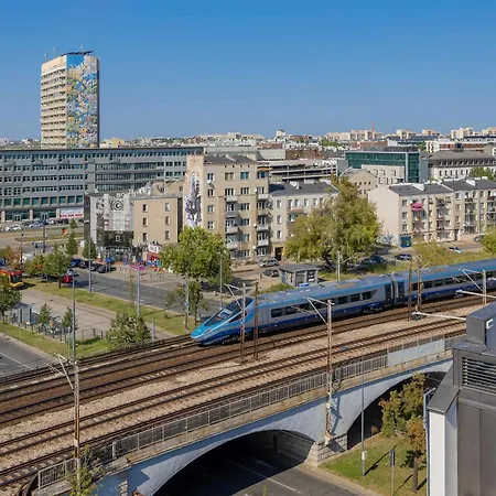 Apartment Spacious Zamoyskiego Near Pge With Parking By Renters *
