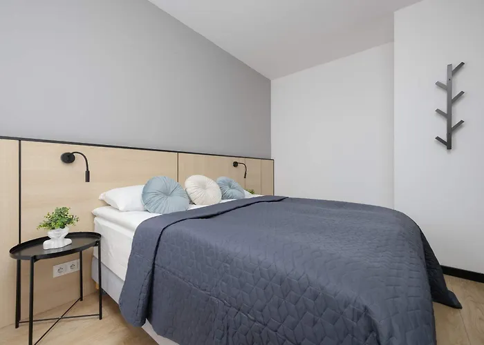 Spacious Zamoyskiego Near Pge With Parking By Renters Warszawa