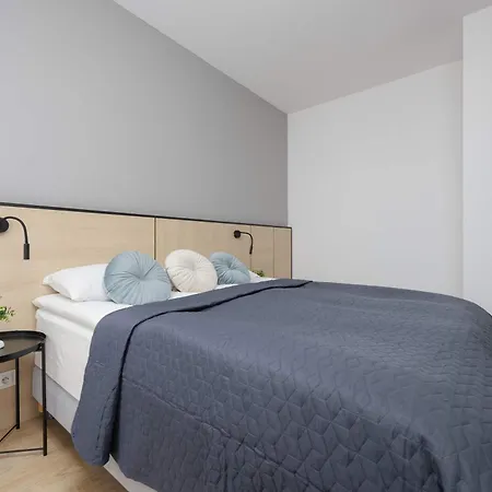 Spacious Zamoyskiego Near Pge With Parking By Renters Varsóvia