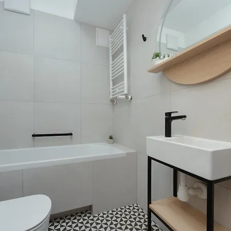 Spacious Zamoyskiego Near Pge With Parking By Renters * Varsóvia
