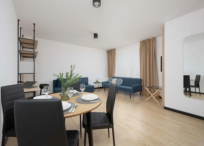 Spacious Zamoyskiego Near Pge With Parking By Renters Διαμέρισμα *