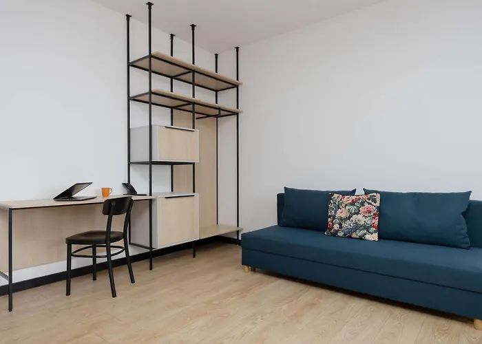 Spacious Zamoyskiego Near Pge With Parking By Renters *