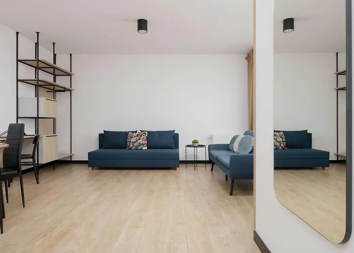 Spacious Zamoyskiego Near Pge With Parking By Renters Διαμέρισμα