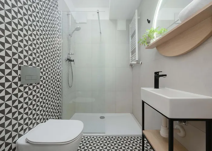 Spacious Zamoyskiego Near Pge With Parking By Renters Διαμέρισμα