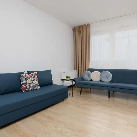 Spacious Zamoyskiego Near Pge With Parking By Renters * Varsavia