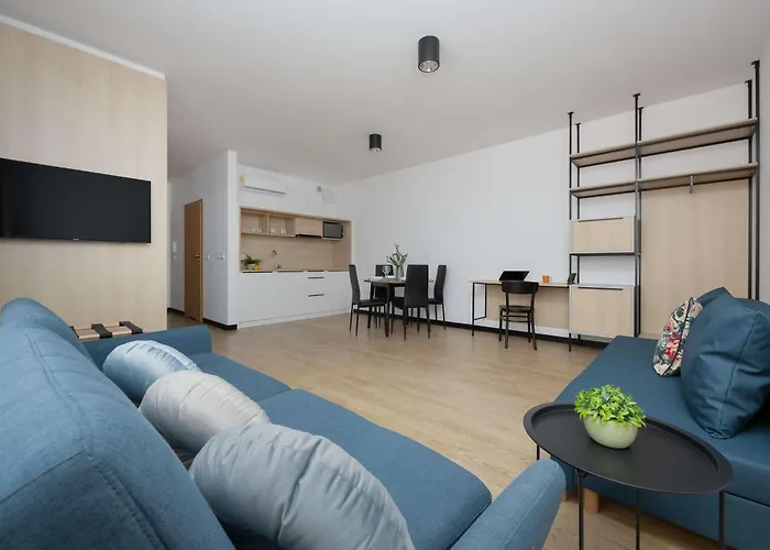 Apartment Spacious Zamoyskiego Near Pge With Parking By Renters *