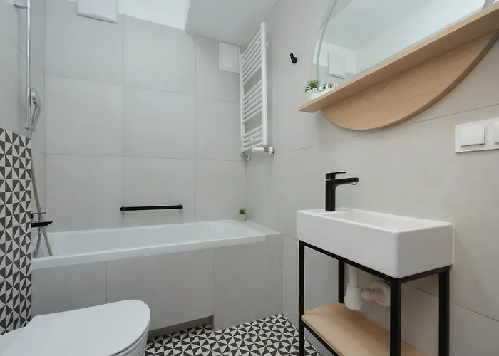 Spacious Zamoyskiego Near Pge With Parking By Renters * Warsaw